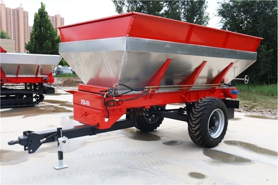 超大型不銹鋼撒肥車 農(nóng)家肥高效拋灑的現(xiàn)代農(nóng)業(yè)利器