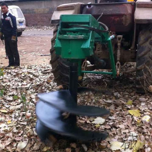 后置式挖坑施肥一體機(jī) 提升小型拖拉機(jī)作業(yè)效率的利器